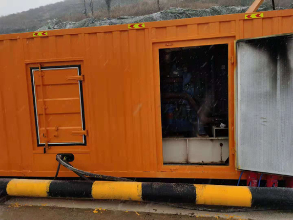 城东发电机出租 柴油发电机组电压低报警怎么办？