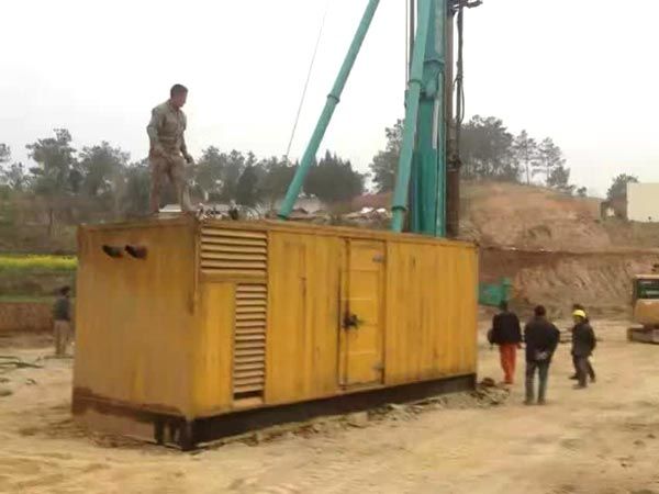 城东如何判断水冷式机油散热器密封件是否需要更换？